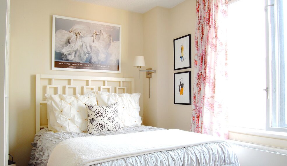 多种颜色搭配的卧室装修效果图，让你的生活多姿多彩！