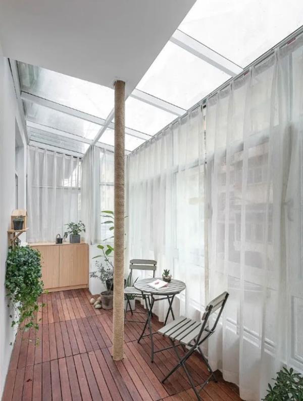 石家庄装修设计公司：阳台改阳光房，定制客厅沙发！