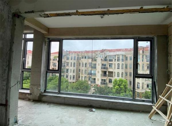 阳台装修时为什么大落地窗不受欢迎？