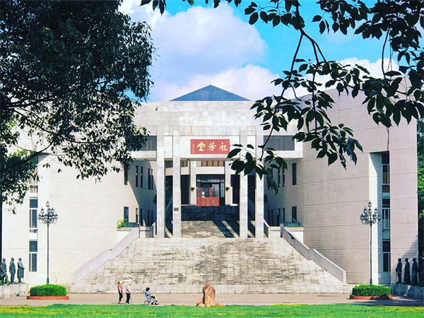 几楼最容易闹鬼?中国闹鬼最凶的大学是哪个?